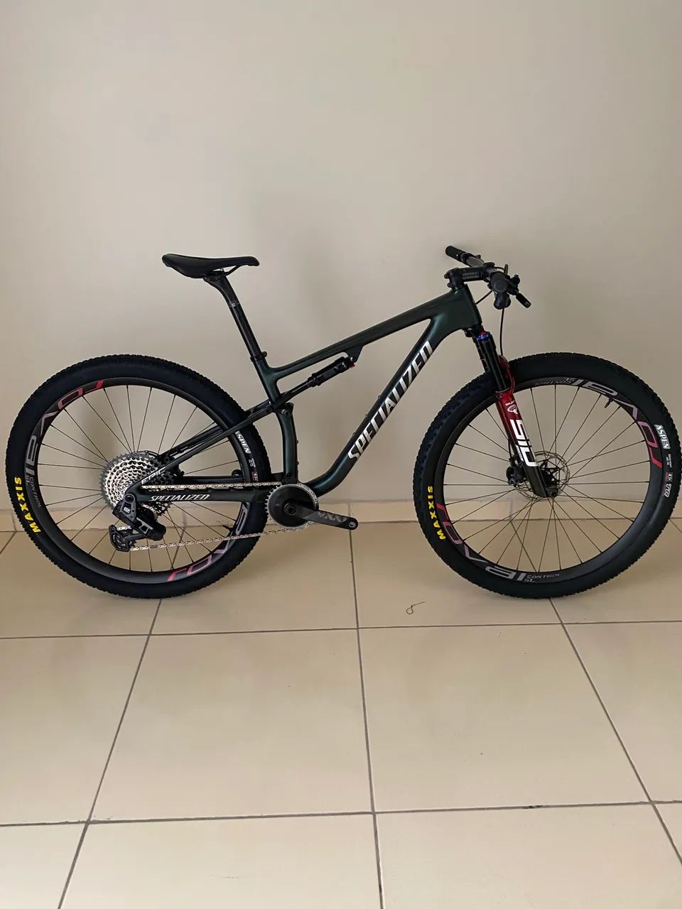 Bike specialized muito nova - Foto 4