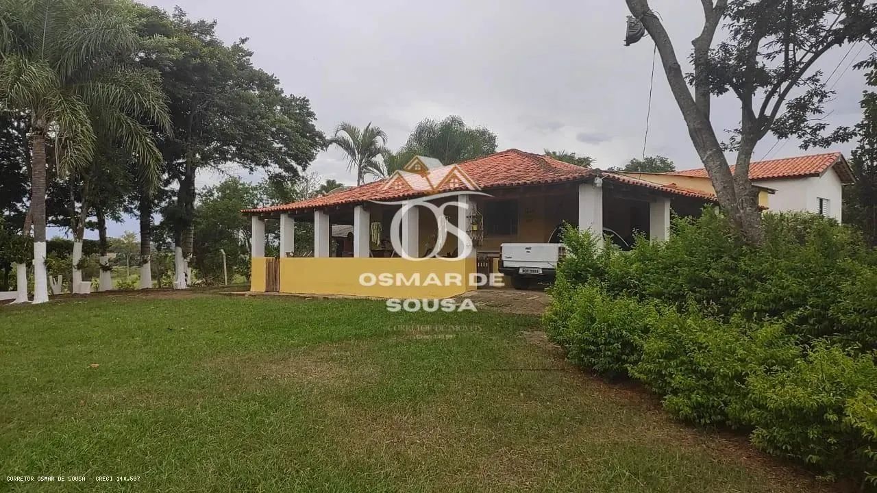 Linda Chácara de 4.000 m² em Porangaba-SP