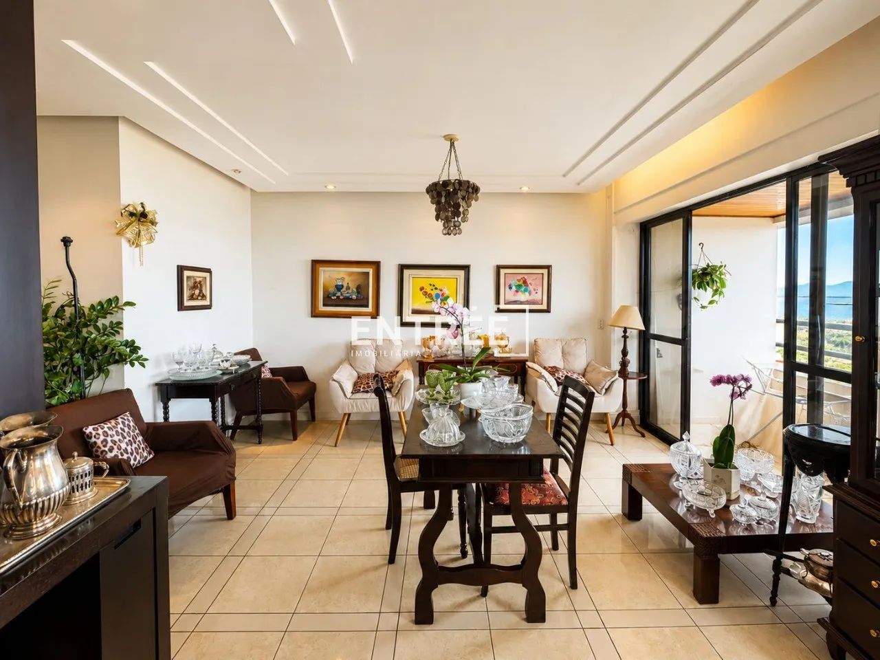 Apartamento 2 Quartos (sendo 1 Suíte) e 2 Vagas livres - Centro - Foto 2