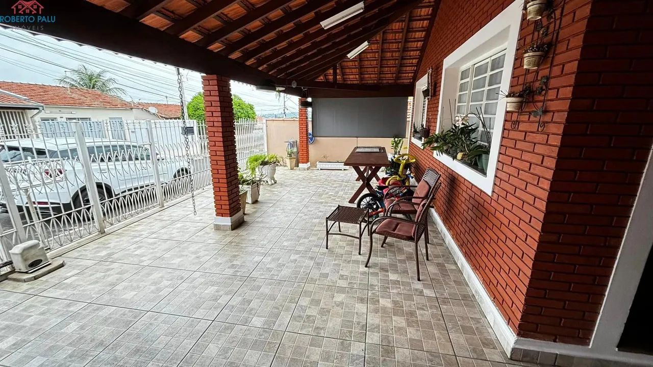Casa com Quintal Grande e 3 Quartos à Venda em São Pedro REF: CA0126 - Foto 2