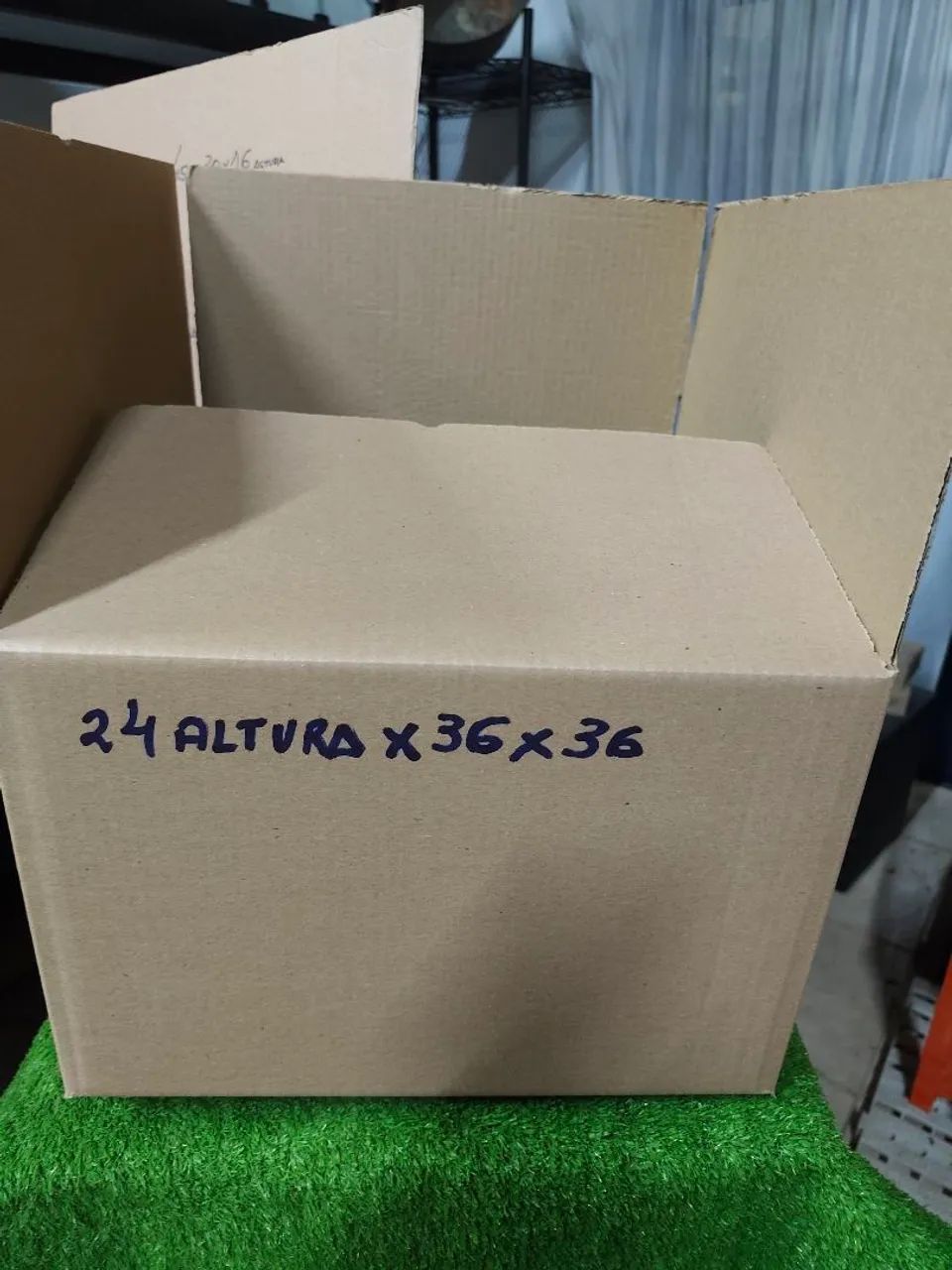 300 Caixas de papelão 