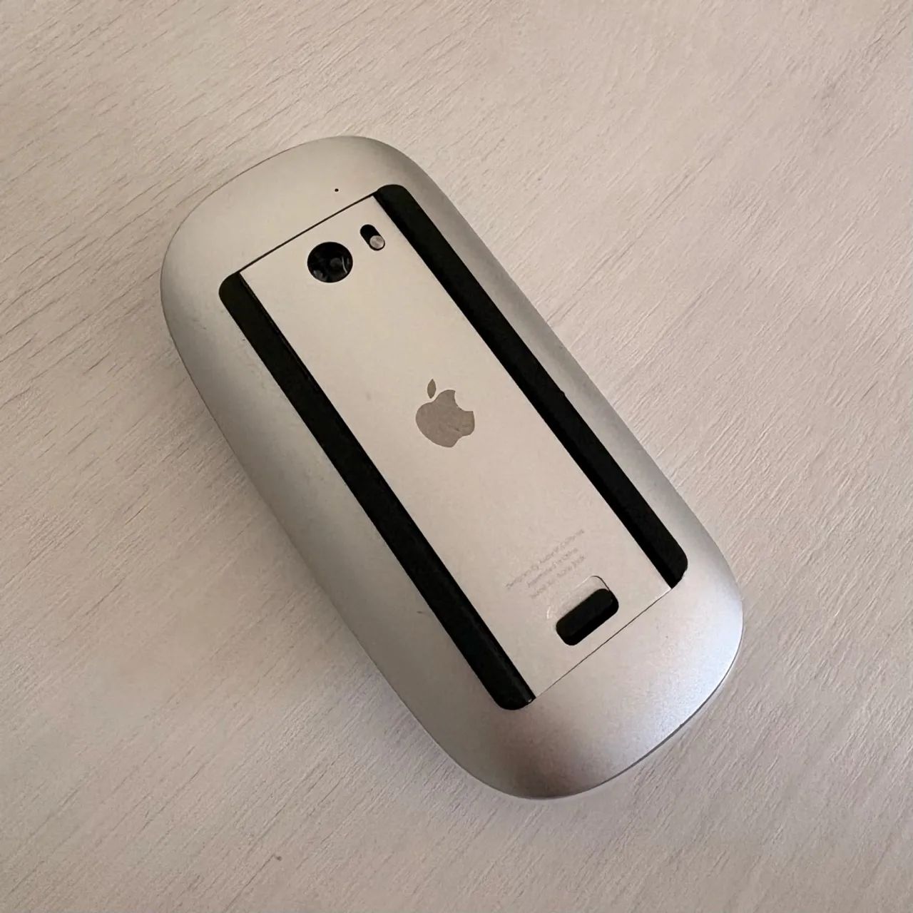 Apple Magic Mouse 1ª geração  - Foto 2