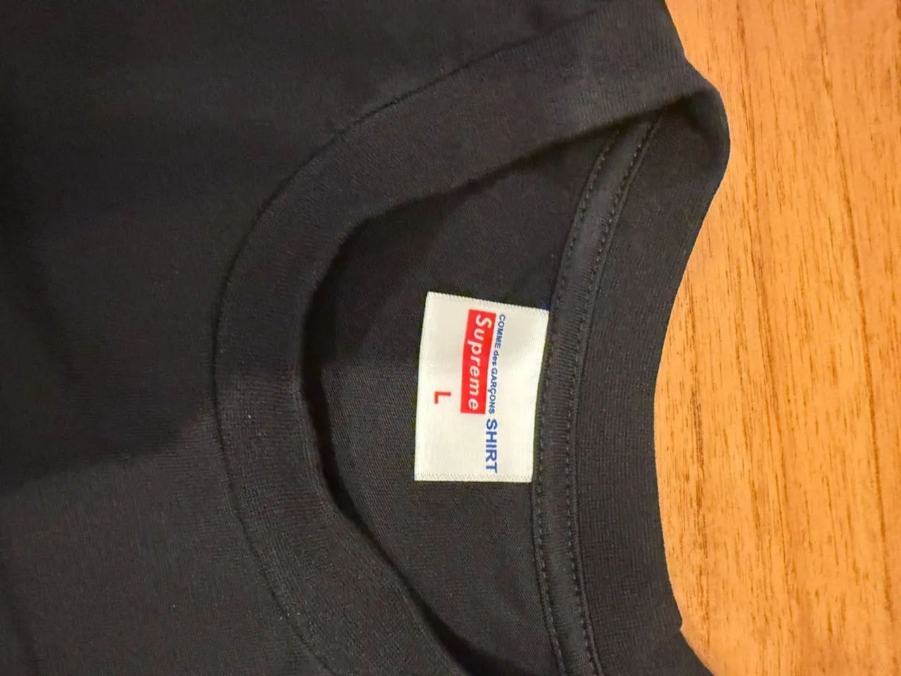camiseta supreme x comme des garçons - Foto 3