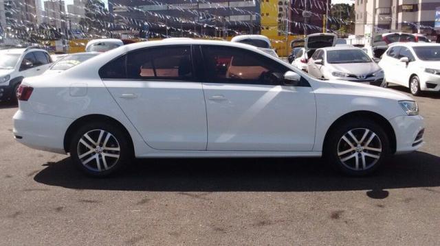 VOLKSWAGEN JETTA COMFORTLINE 2.0 TIP FLEX Branco 2015/2016 - Foto 7