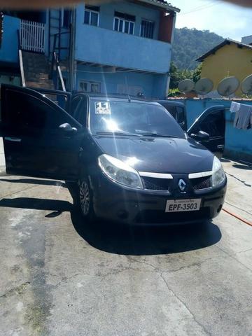 Renault Sandero 2011