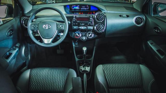 TOYOTA ETIOS SEDAN X PLUS 15 AT 19/20 - Foto 18