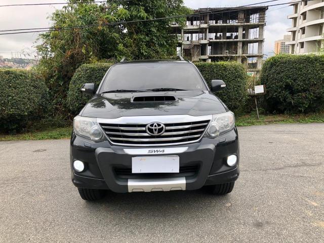 Hilux Sw4 3.0 Diesel Automatico 4x4 (7 Lugares) - 2014