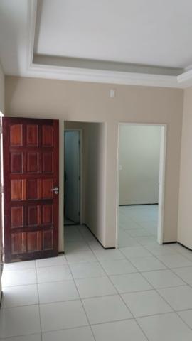 Apartamento com ótima localização na Maraponga, água e iptu incluso, 1 vaga garagem - Foto 12