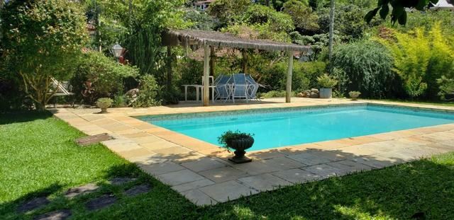 Excelente Casa c/5 suítes no Carangola - Foto 2