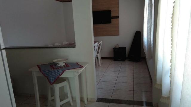 Ótima residência c/ 04 quartos, amplo terreno e salão de festas em Uvaranas !!! - Foto 2