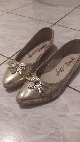 sapatilha moleca dourada