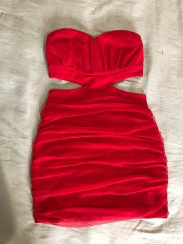 vestido vermelho queimado