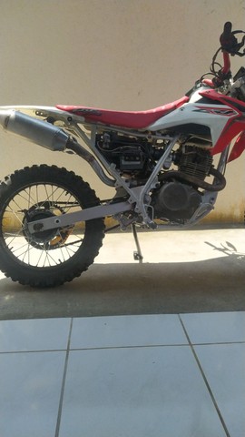 MOTO DE TRILHA
