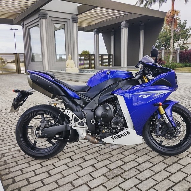 YAMAHA YZF R-1 2010