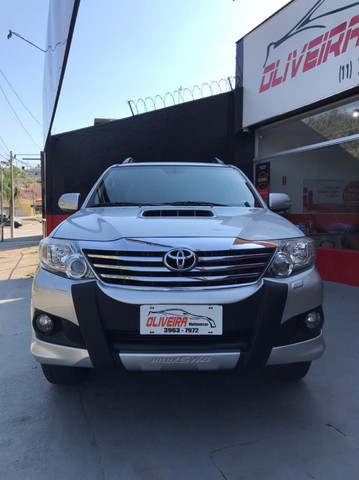 TOYOTA/ HILUX SW4 4X4 SRV 3.0 DIESEL COMPLETA AUTOMÁTICA 7 LUGARES ANO 2013/2013