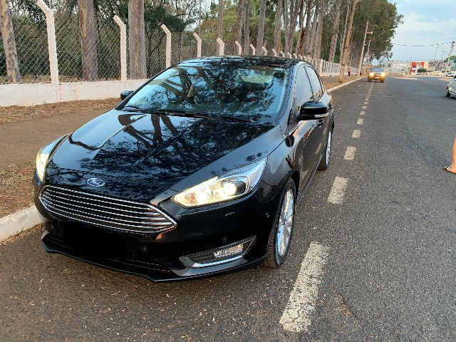 FORD FOCUS FASTBACK TITANIUM PLUS 2.0 POWERSHIFT