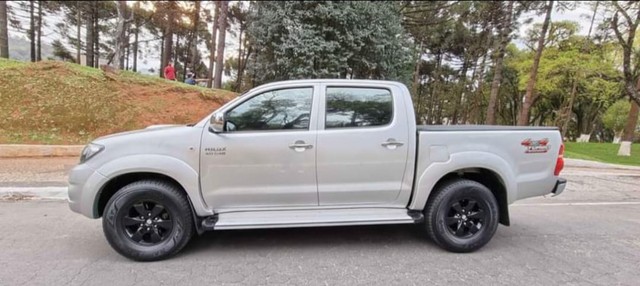 2011 TOYOTA HILUX