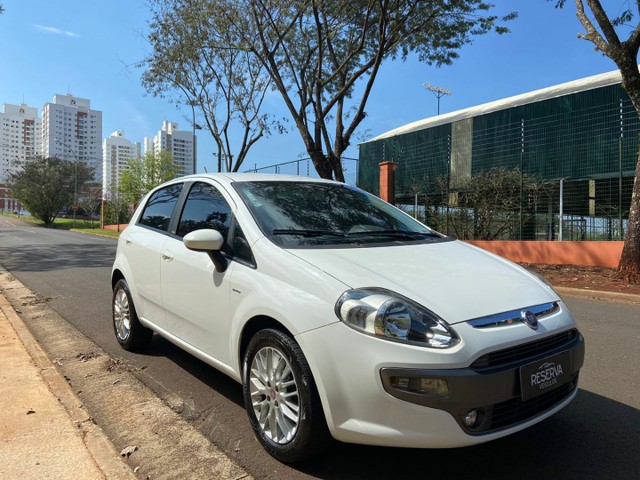 PUNTO 1.6 ESSENCE 2013  OPORTUNIDADE 