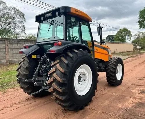 Trator Valtra bm 110