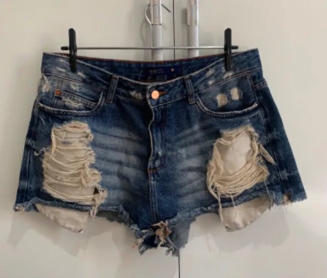 Short Jeans Curto Destroyed (TAM: 42)