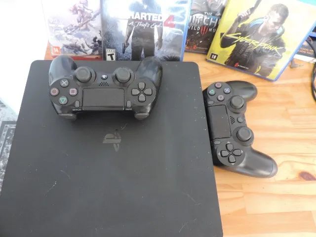 Console PS4 Slim 500GB com 2 Controles - 2 Anos de Garantia