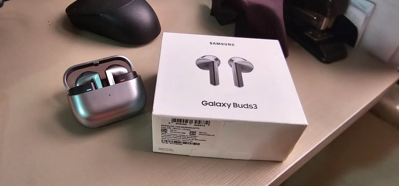 Fone de Ouvido Buds3 Novo