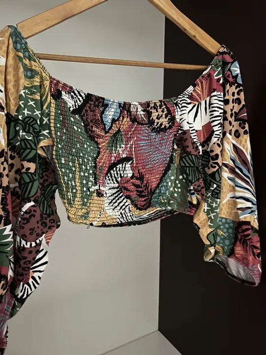 Blusa Off-Shoulder Estampa Animal