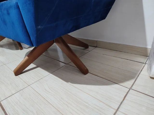 Poltrona azul giratória  - Foto 2