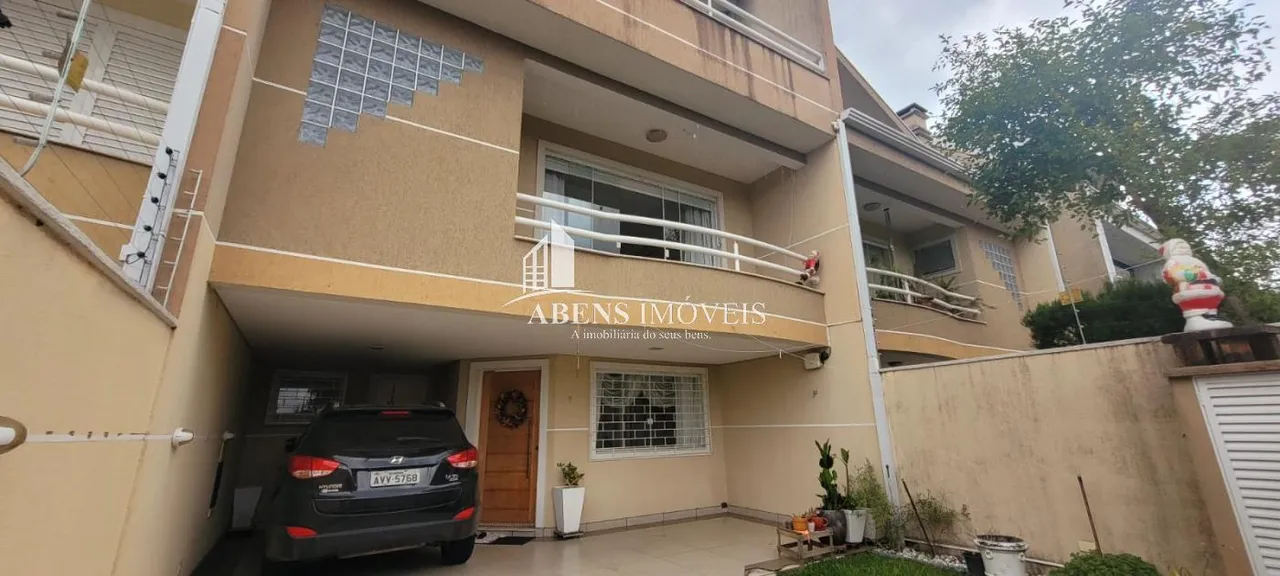 Triplex para Venda em Curitiba, Tarumã, 4 dormitórios, 1 suíte, 4 banheiros, 3 vagas