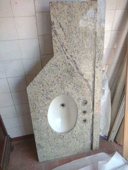 Pia de granito de banheiro em ótimo estado  - Foto 2