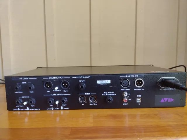 Avid Eleven Rack - Multiefeitos e Interface de Áudio P/ Guitarra