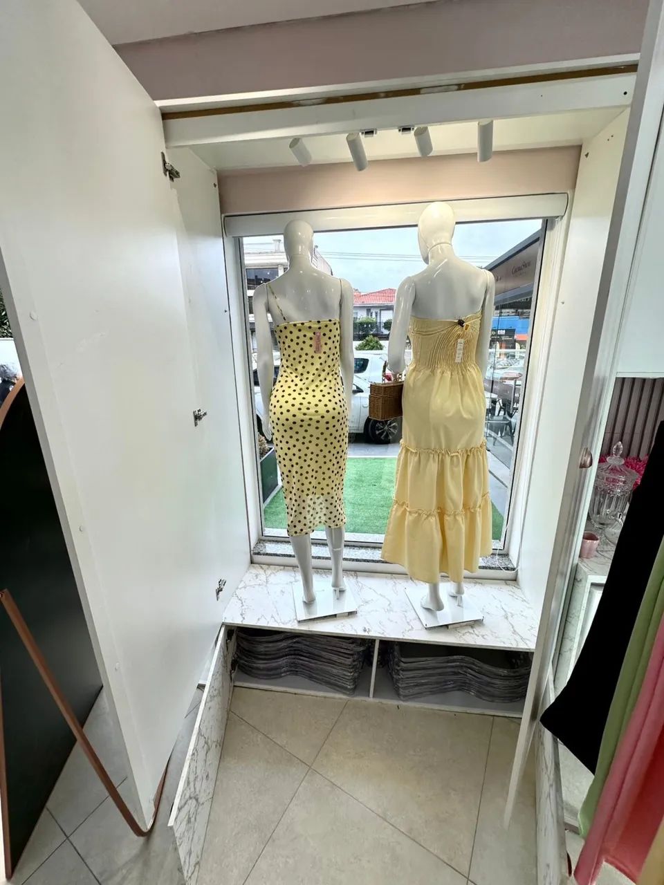 REPASSO PONTO LOJA DE ROUPA FEMININA COMPLETA Comércio e