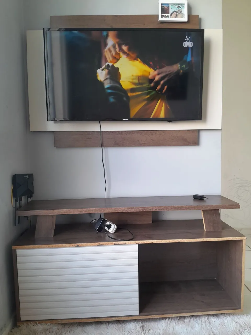 Rack para TV com Painel e Armário