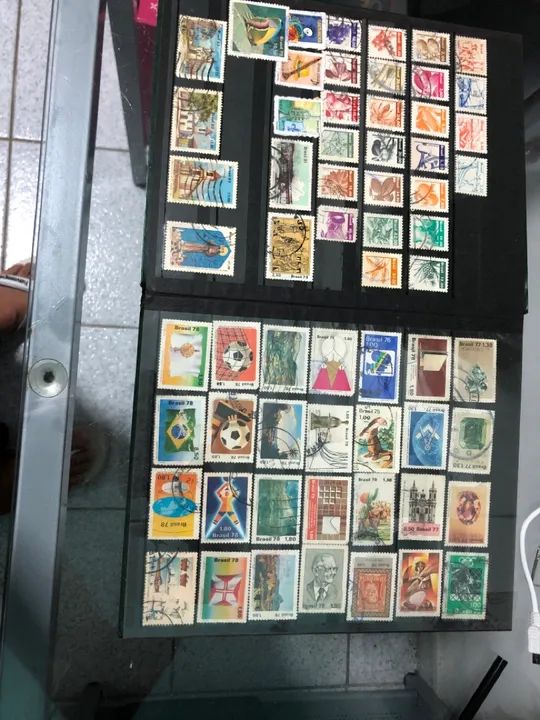 Coleção de selos antigos da década de 70 - Foto 3