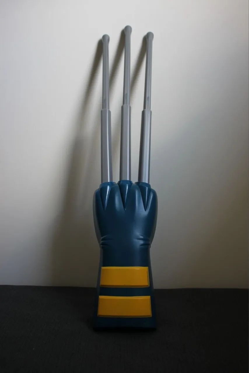 Garra Wolverine | retrátil com som | Hasbro | testada e funcionando | Campinas/SP - Foto 5