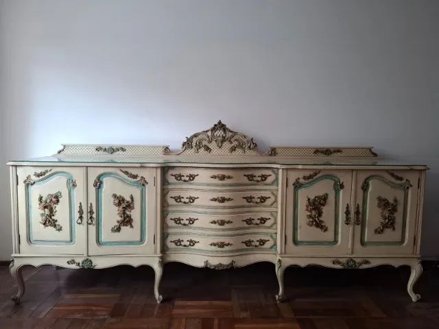 Buffet Luís XVI em Pau-Marfim