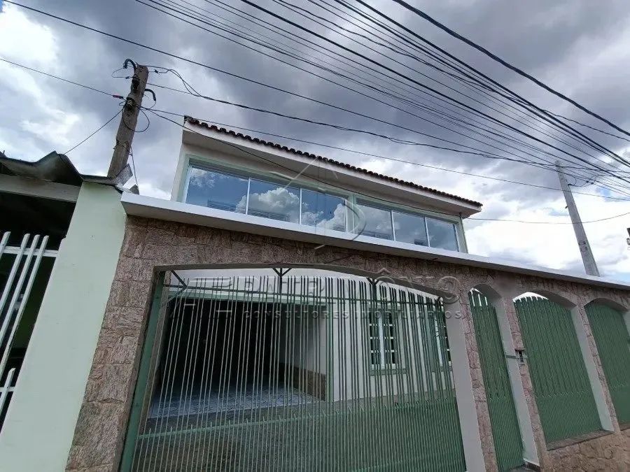 CASA ASSOBRADADA JARDINI COM 7 QUARTOS