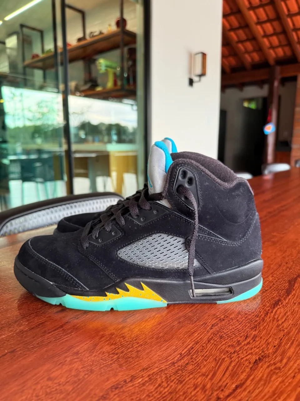 JORDAN 5 Retro Aqua  size 40br cond 9.7/10 price 1599