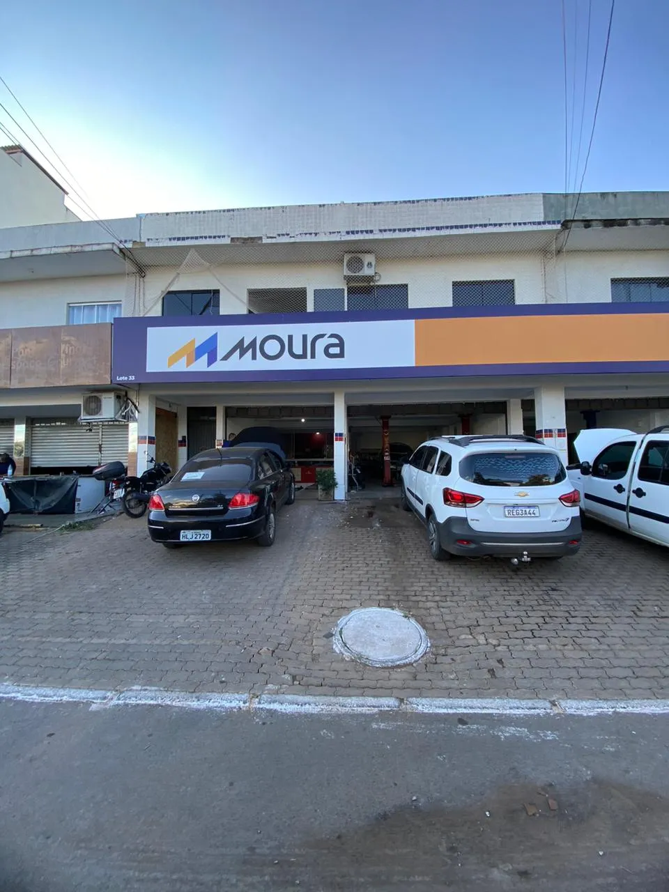 Aluga-se apartamento no condomínio Entre Lagos.