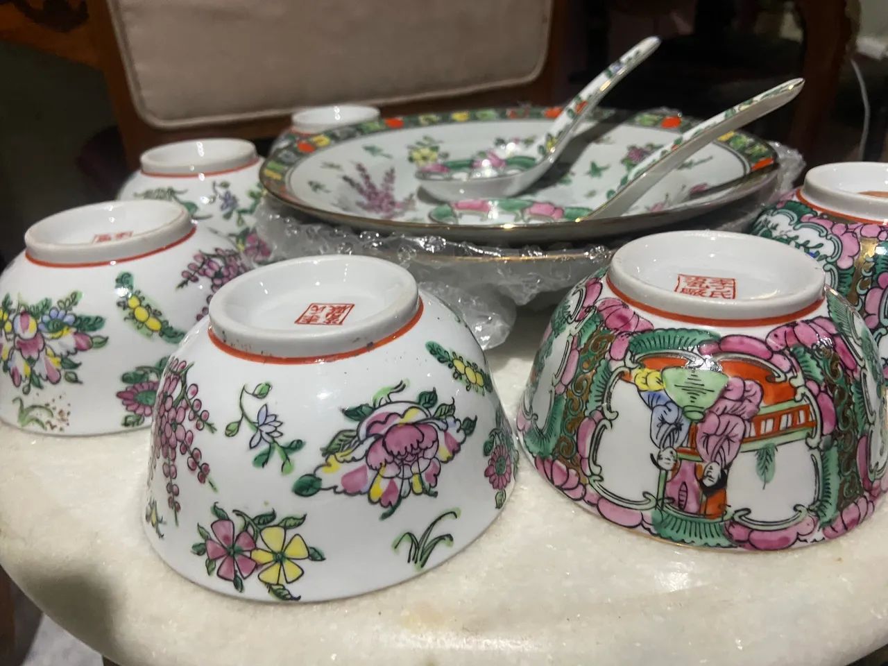 Kit de 10 peças porcelanas chinesas: 6 tigelas, 2 colheres, 2 pratos, raridade  - Foto 3