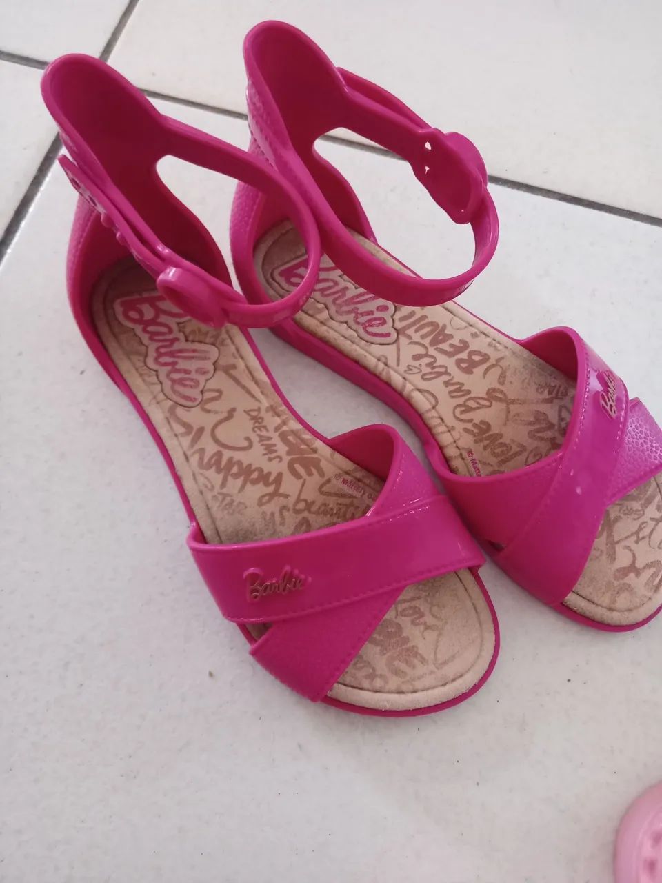 Lote de sandálias infantis Barbie - Todas tamanho 29 - Foto 3