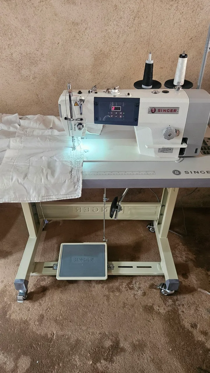 Máquina de Costura Industrial Singer Direct-Drive nova