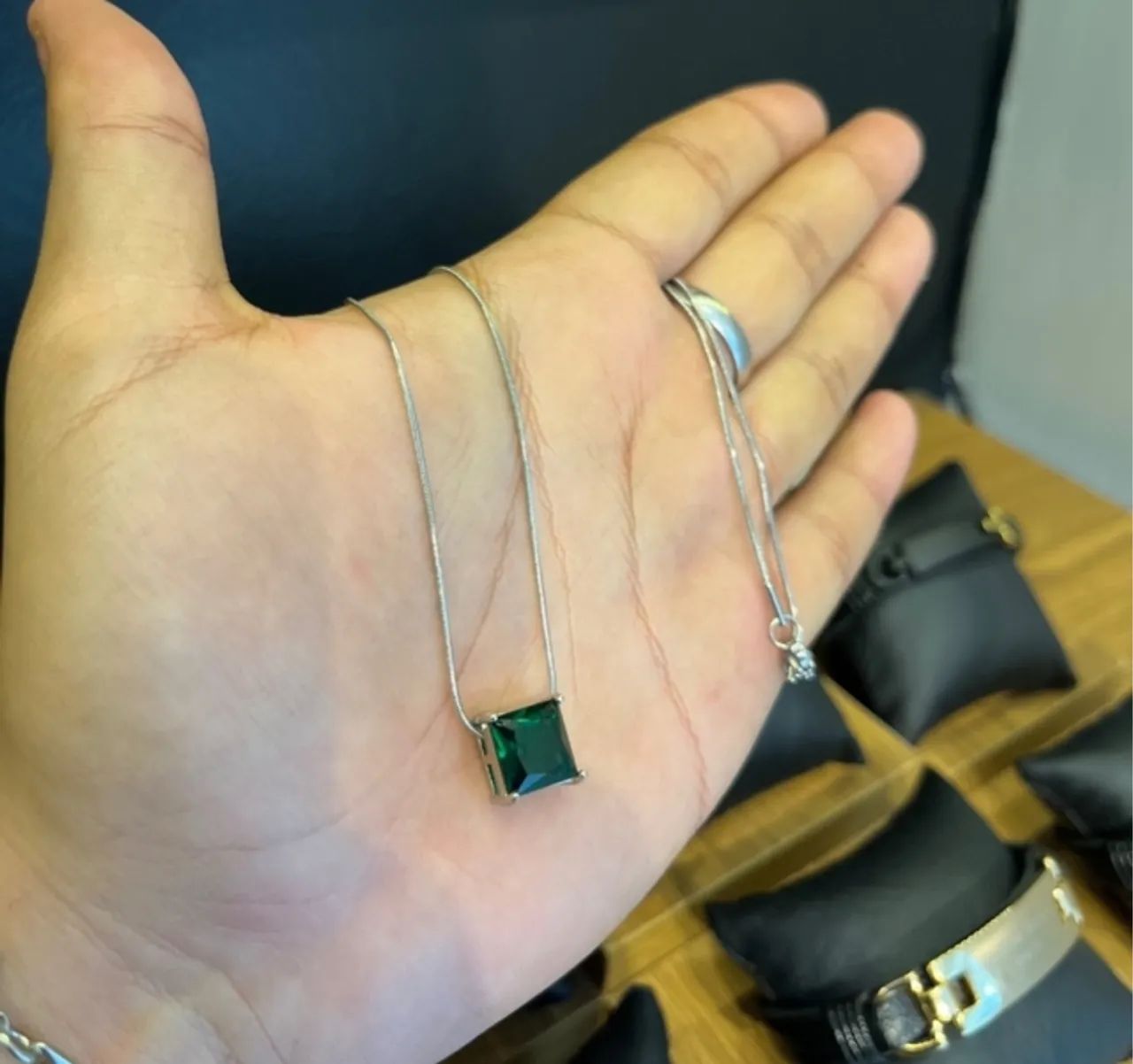 Colar com Pedra Verde Quadrada - Foto 4