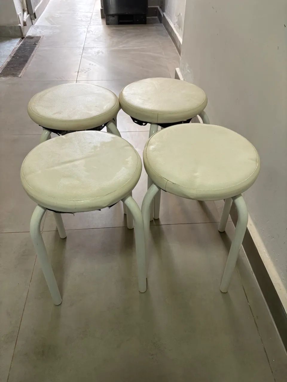 Conjunto de 4 Banquetas Redondas