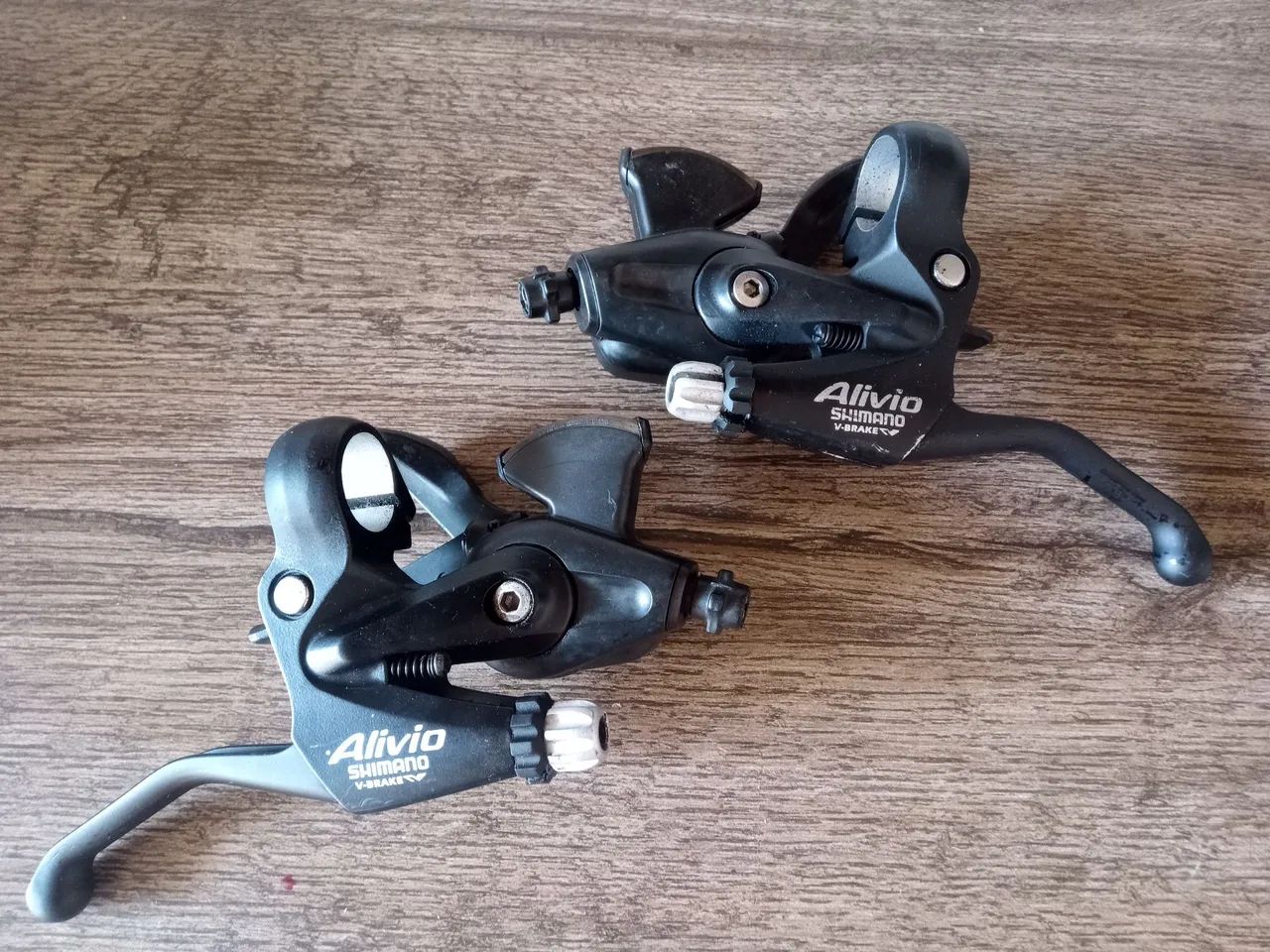 Par de Alavancas de Freio Shimano Alivio 