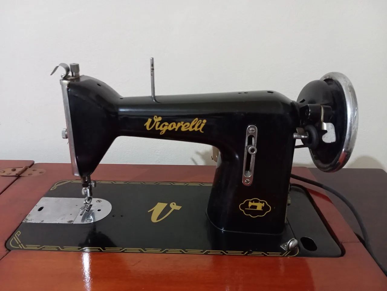 Máquina de Costura Vigorelli Antiga - Funcionando (elétrica)