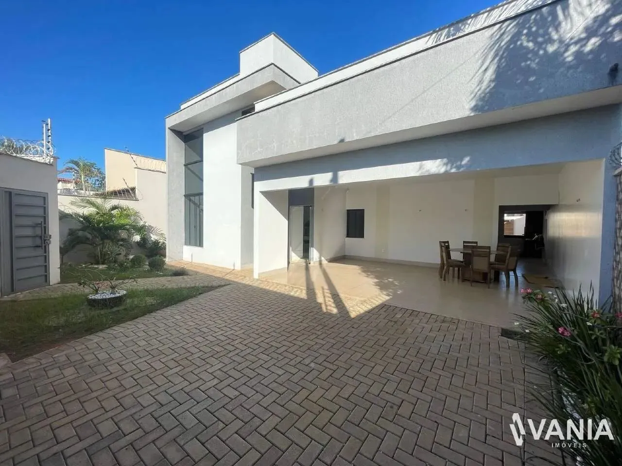 Casa de Alto Padrão c/ 4 quartos à venda na 305 sul