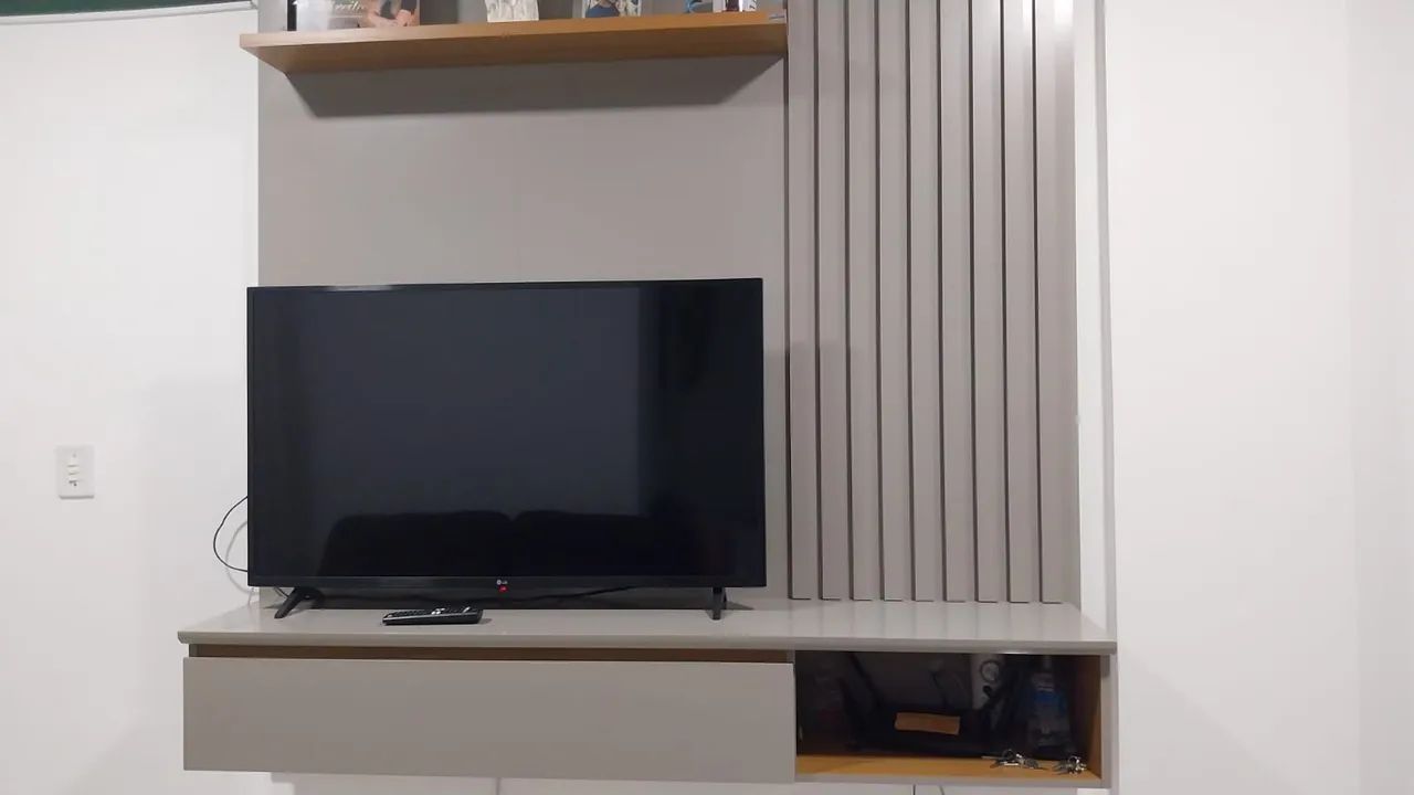 Rack moderno com painel e design elegante - Foto 3