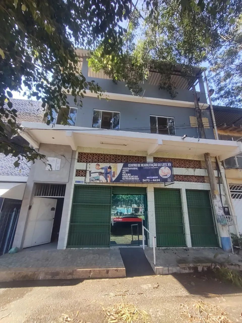 Quatro salas comerciais amplas no Lote 15  