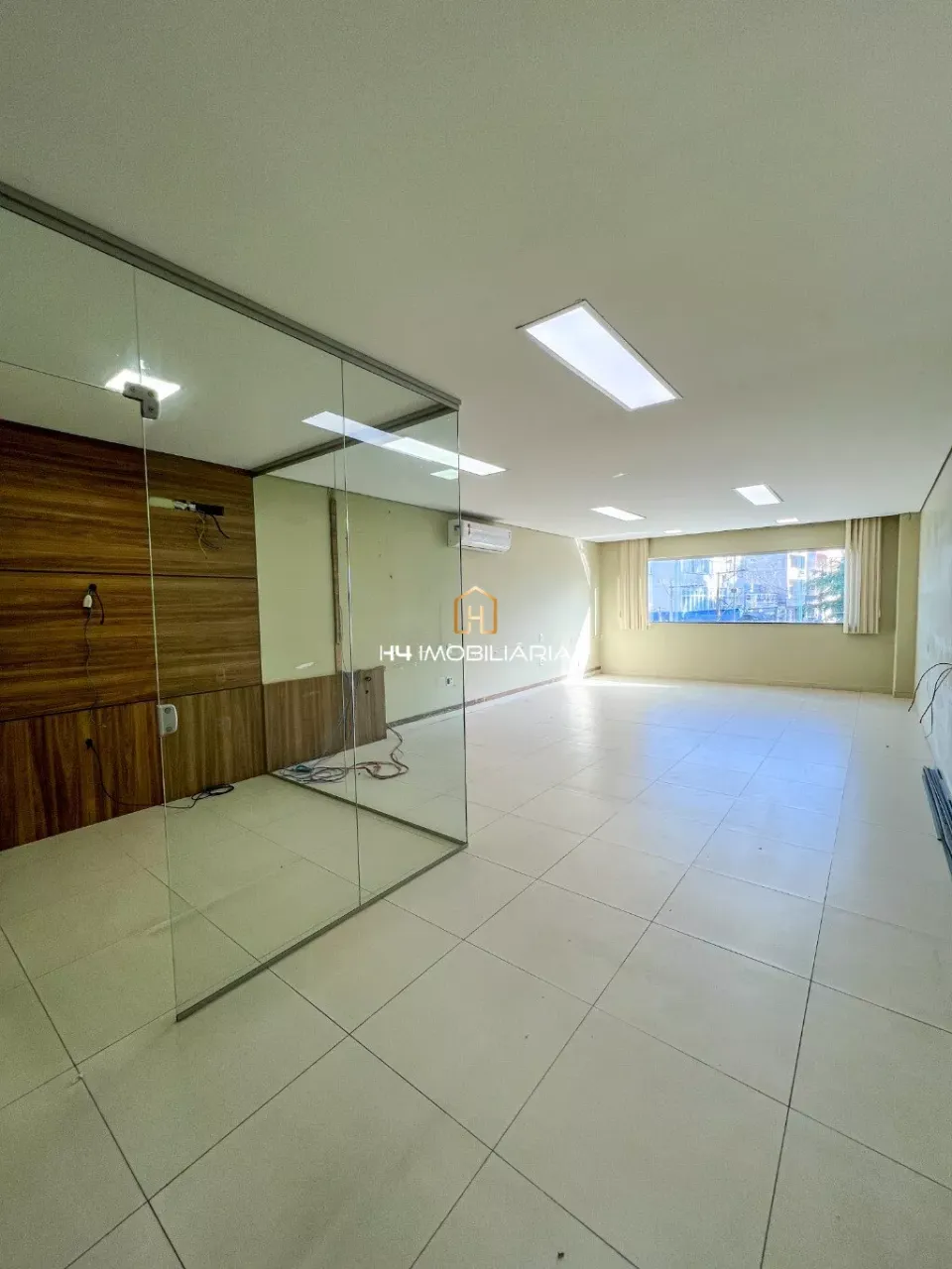 Sala comercial para aluguel, Praça Adami, Centro, Itabuna - SA564